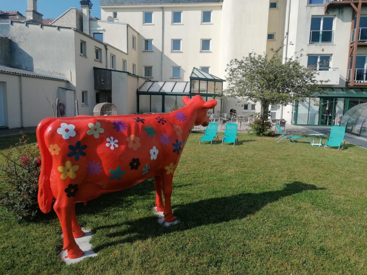 Hotel Des Thermes Et Du Casino Luc-sur-Mer Esterno foto