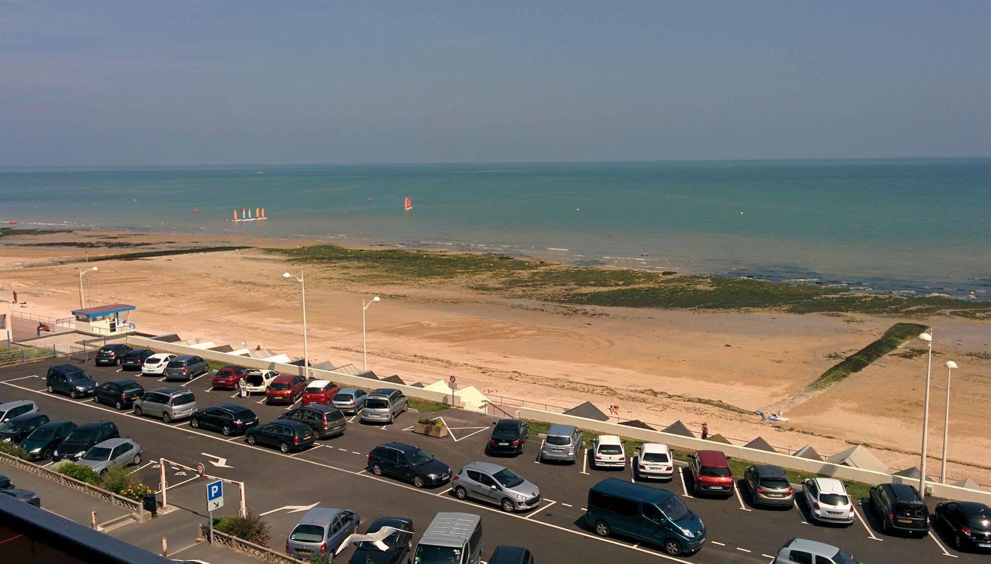 Hotel Des Thermes Et Du Casino Luc-sur-Mer Esterno foto